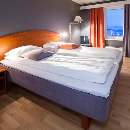 F2 Hotel 3*