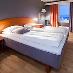 F2 Hotel 3*